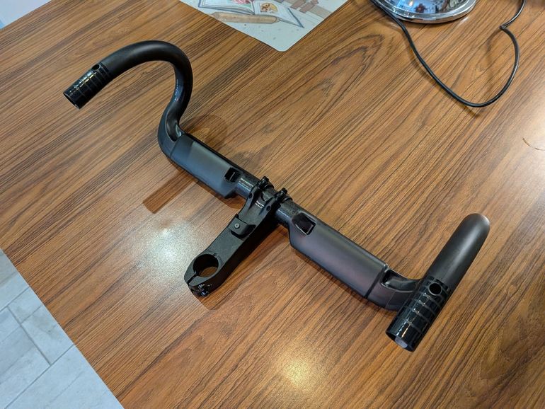 Brugt Deda Superbox EVO Stem and Superzero RS Handlebar 2026 bike — billede 3 af 7