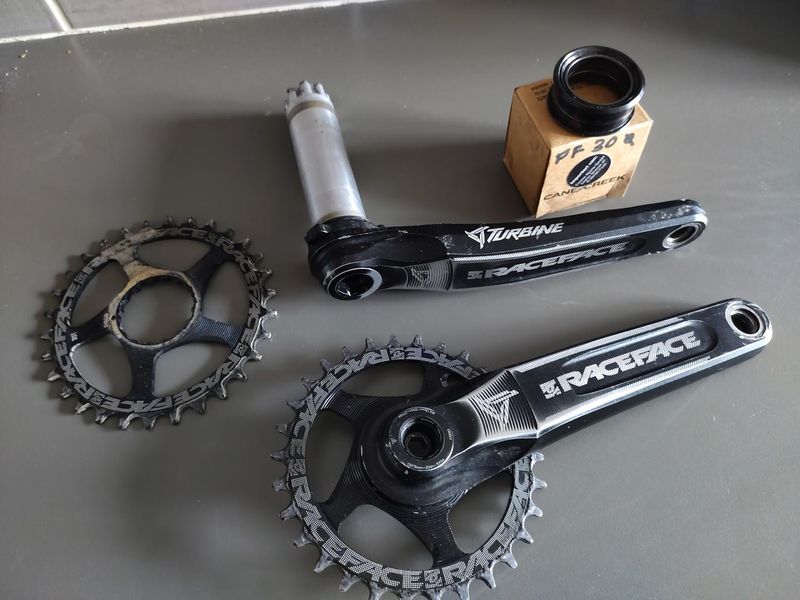 Used Race Face PEDALIER RACE FACE TURBINE Drivetrain & Pedals