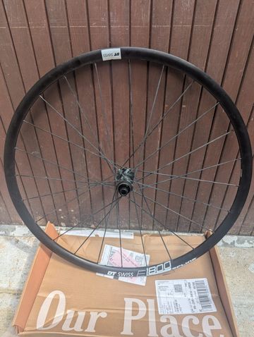Używany Dt Swiss E1800 Wheelset bike — zdjęcie 4 z 4