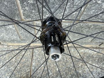 Gebrauchtes MICROTECH MX25 Wheelset 2024 bike — Bild 6 von 7
