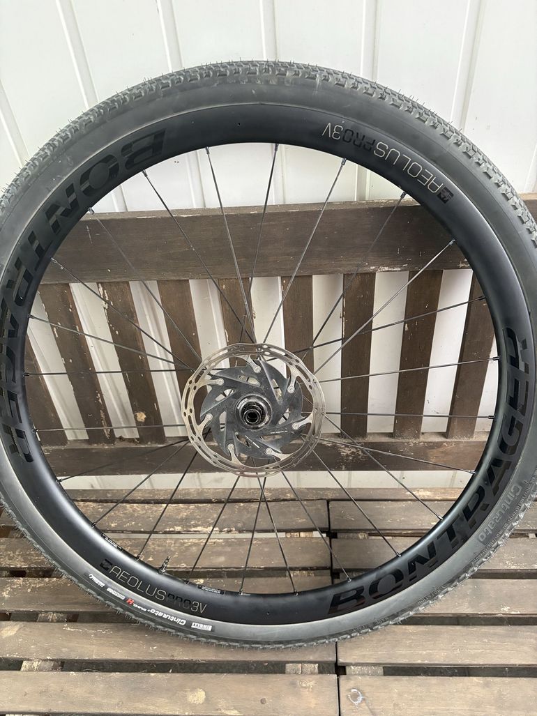 Used Bontrager Aeolus Pro 3V 2025 bike — image 6 of 8