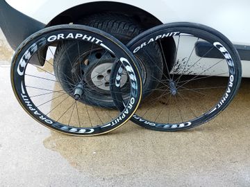 Used graphit Carbon Wheel 700C 2020 bike — image 2 of 2