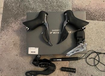 Použité Shimano 105/Ultegra Di2 Groupset Groupset