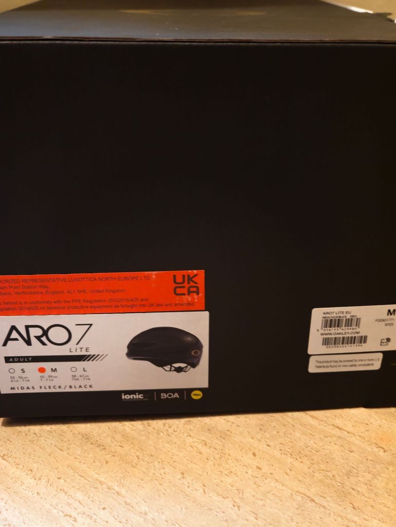 Brugt Oakley ARO 7 Lite MIPS Helmet bike — billede 9 af 9