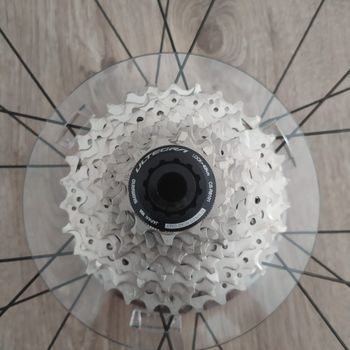 Käytetty Shimano Ultegra CS-R8101 12s 11-30 Cassette Drivetrain & Pedals