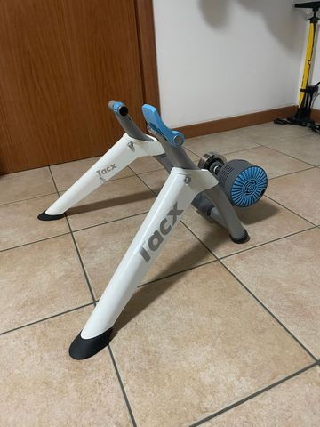 Gebrauchtes Tacx Flow Smart Trainer bike — Bild 2 von 6