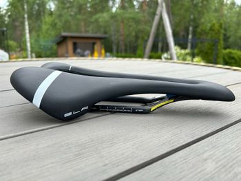 Selle Italia SLR Boost Carbonio Saddle Saddles & Seatposts usato