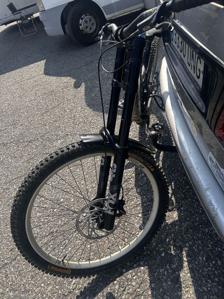 Fox 40 Performance Elite Grip2 bike usato — immagine 2 di 7