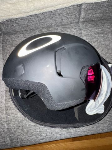 Used Oakley ARO7 Mips Helmet bike — image 3 of 7