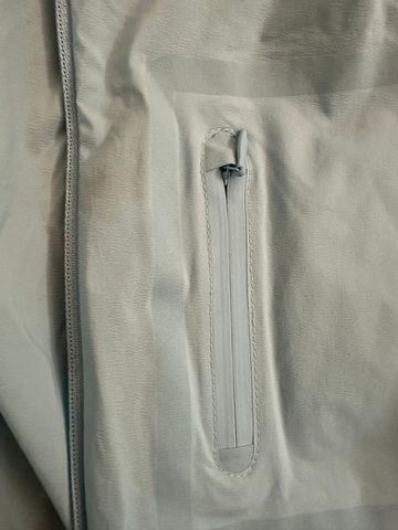 Used Rapha Men's Classic Wind Jacket II bike — image 5 of 6