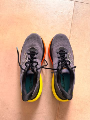 Gebrauchtes Saucony Triumph 23 Running Shoes