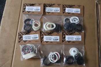 RockShox Service Kit 50/200h 2022 Fork usato