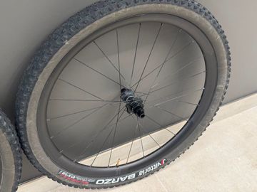 Used 3T Discus i28 650b 2025 bike — image 3 of 5