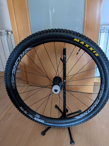 Used kore Carbon MTB Wheels 2026 bike — image 1 of 2
