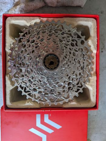 Použité Sram Rival XPLR 10-44 Cassette 2026 Drivetrain & Pedals