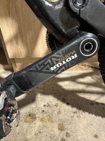 Brugt Rotor Kapic Carbon Crankset with Power Meter 2024 Drivetrain & Pedals