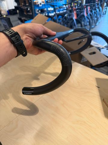 Brugt Cadex Aero Handlebar 2025 bike — billede 4 af 4