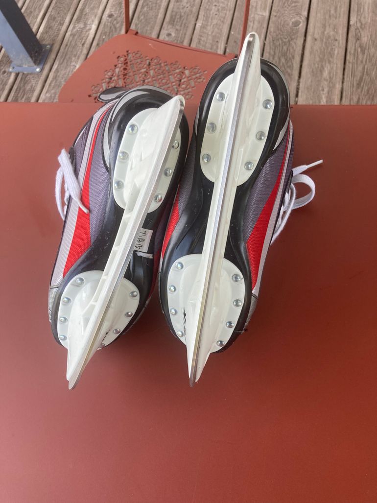Used Bauer Vapor X.7 Ice Skates bike — image 7 of 9