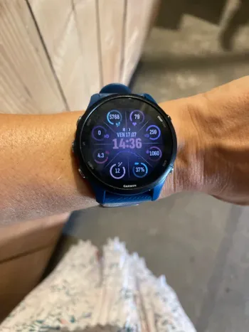 Used Garmin Forerunner 255 Electronics