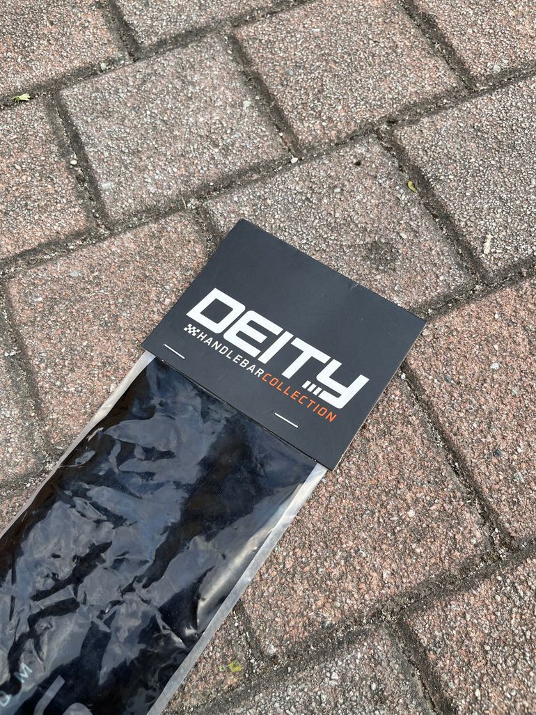 Deity Blacklabel handlebar bike de segunda mano — imagen 7 de 8