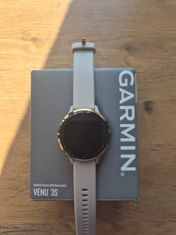 Used Garmin Venu 3s Electronics