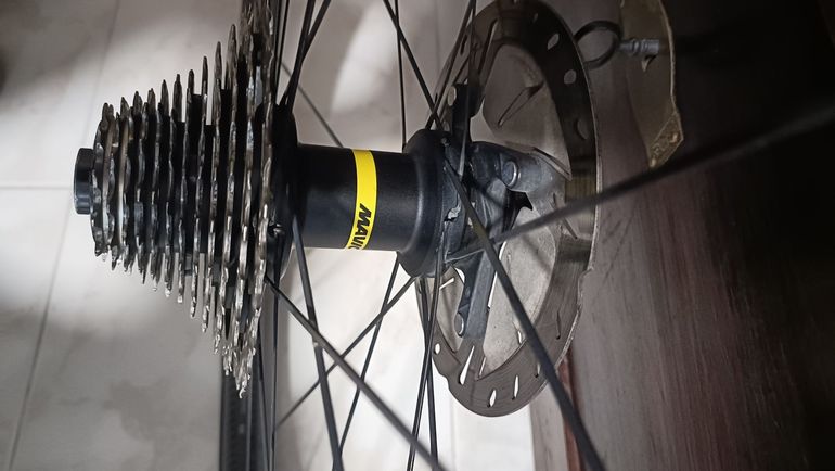 Brugt Mavic Cosmic SL 32 Disc bike — billede 5 af 5