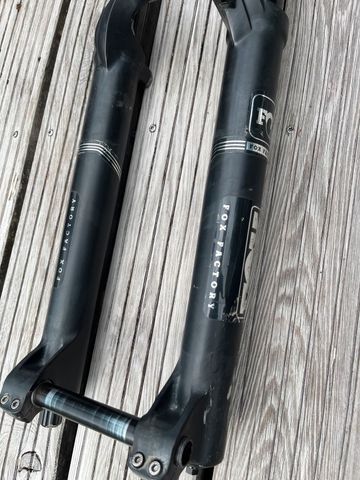 Fox 40 Fork bike d'occasion — image 4 sur 16