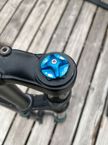 Fox 40 Fork bike d'occasion — image 15 sur 16