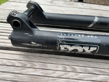 Fox 40 Fork bike d'occasion — image 5 sur 16