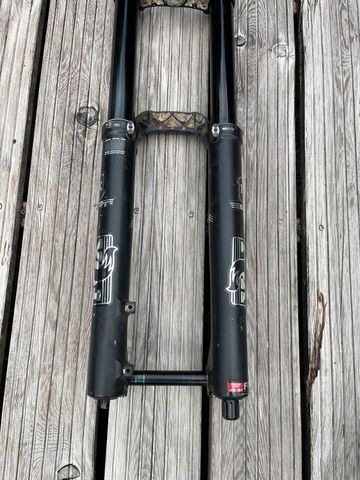 Fox 40 Fork bike d'occasion — image 8 sur 16
