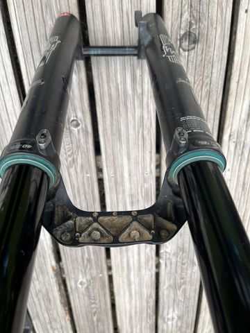 Fox 40 Fork bike d'occasion — image 13 sur 16