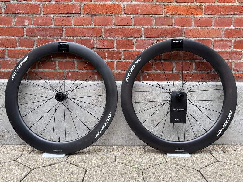 Scope NEW! R6 Full Carbon Wheelset Shimano Body 1526g 2026 Wheels usato