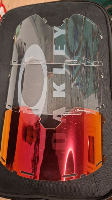 Used Smith Optics Squad XL Goggles bike — image 3 of 4