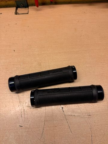 Używany Evil Grips bike — zdjęcie 3 z 3