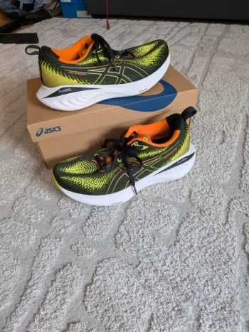 Used Asics Gel-Cumulus 25 Running Shoes