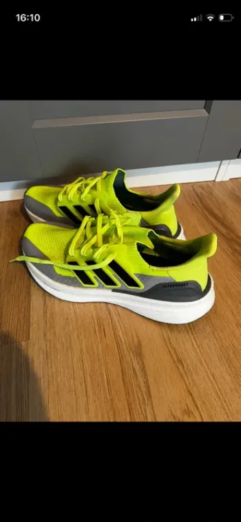 Adidas Ultraboost 5 Running Shoes usato