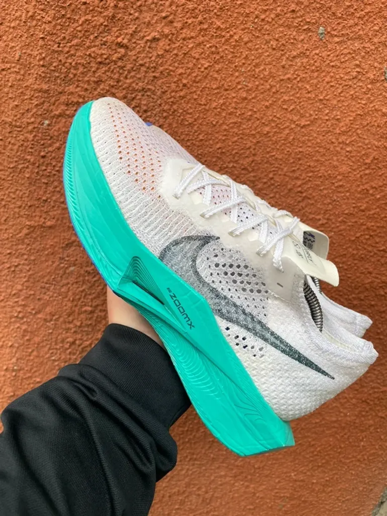 Nike Vaporfly Next% 3 bike usato — immagine 2 di 9