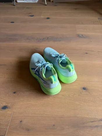 Used Asics Gel-Nimbus 26 Lite Show bike — image 2 of 2