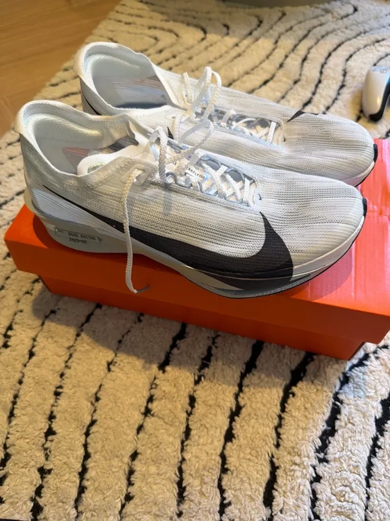 Käytetty Nike Running Shoes bike — kuva 2 / 3