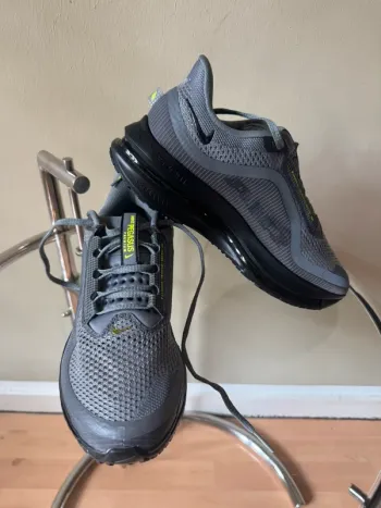 Pegasus Premium Running Shoes d'occasion
