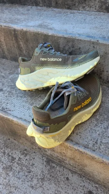 Used New Balance Fresh Foam X More Trail v3 bike — image 3 of 4