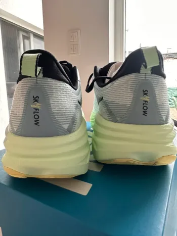 Hoka Skyflow bike usato — immagine 3 di 4