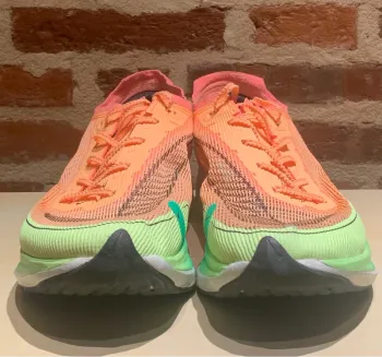 Nike ZoomX Vaporfly Next% 2 bike usato — immagine 5 di 9