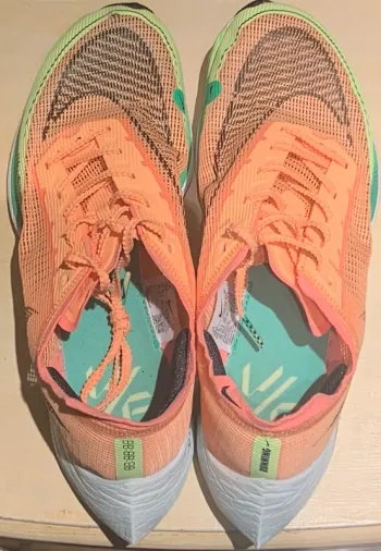 Nike ZoomX Vaporfly Next% 2 bike usato — immagine 6 di 9