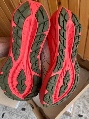 Used Asics Novablast 4 TR bike — image 6 of 6