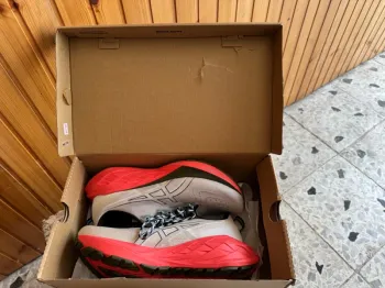 Used Asics Novablast 4 TR bike — image 5 of 6