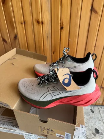 Used Asics Novablast 4 TR Running Shoes