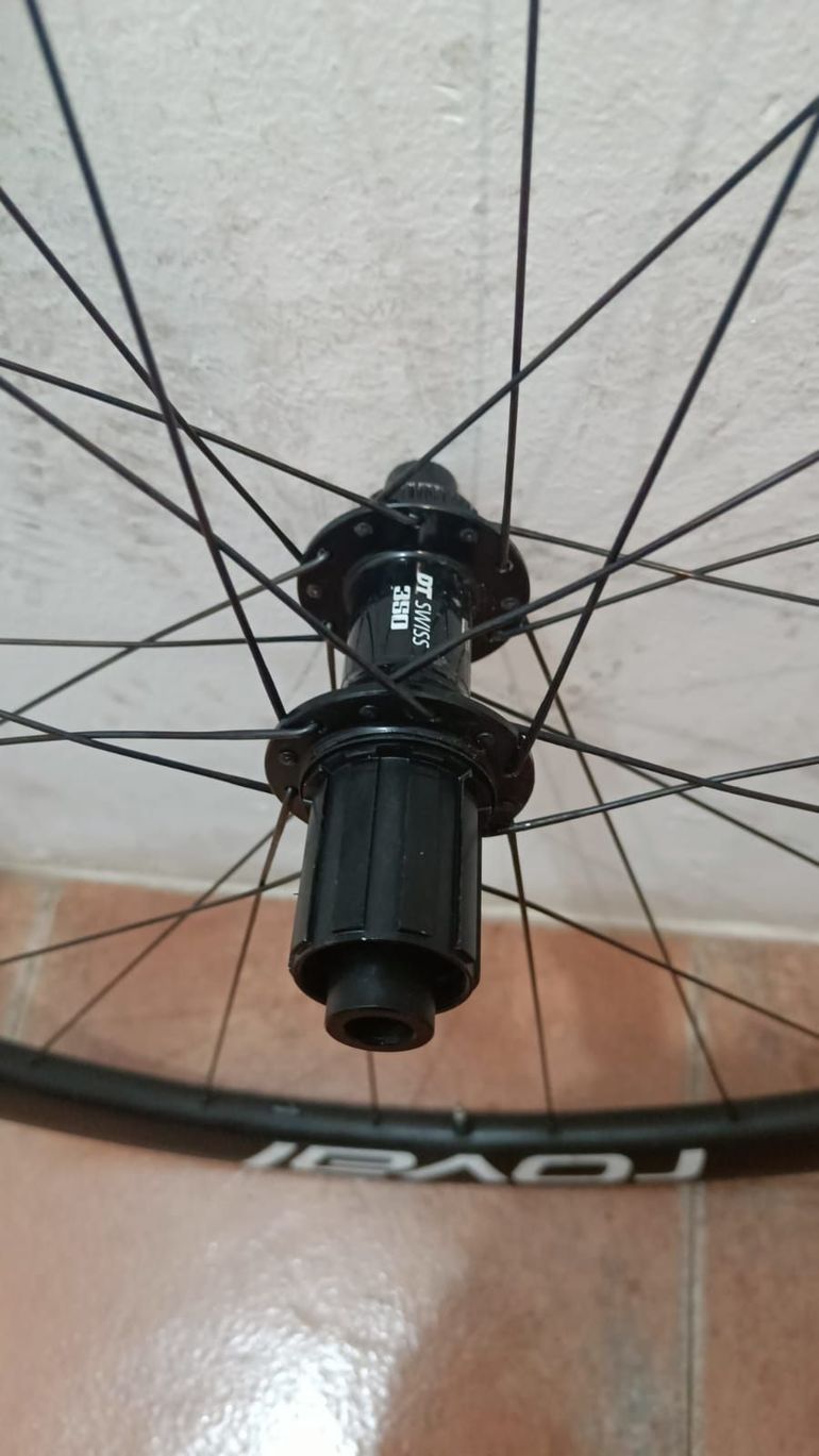 Used Roval Wheels 2021 bike — image 5 of 5