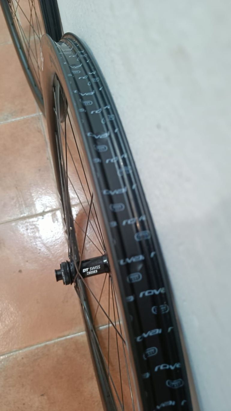 Used Roval Wheels 2021 bike — image 4 of 5