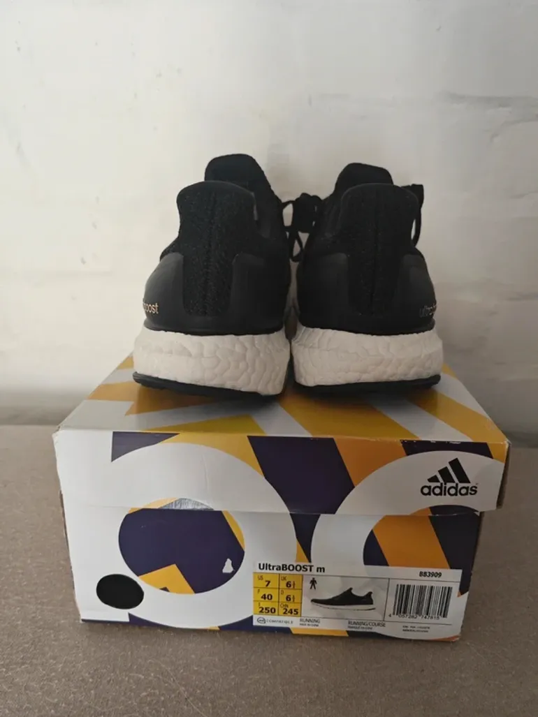 Adidas Ultraboost 2.0 bike usato — immagine 5 di 6